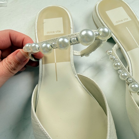 Dolce Vita Kanika Pearl Low Mules Flats Vanilla Pearls - Picture 3 of 9
